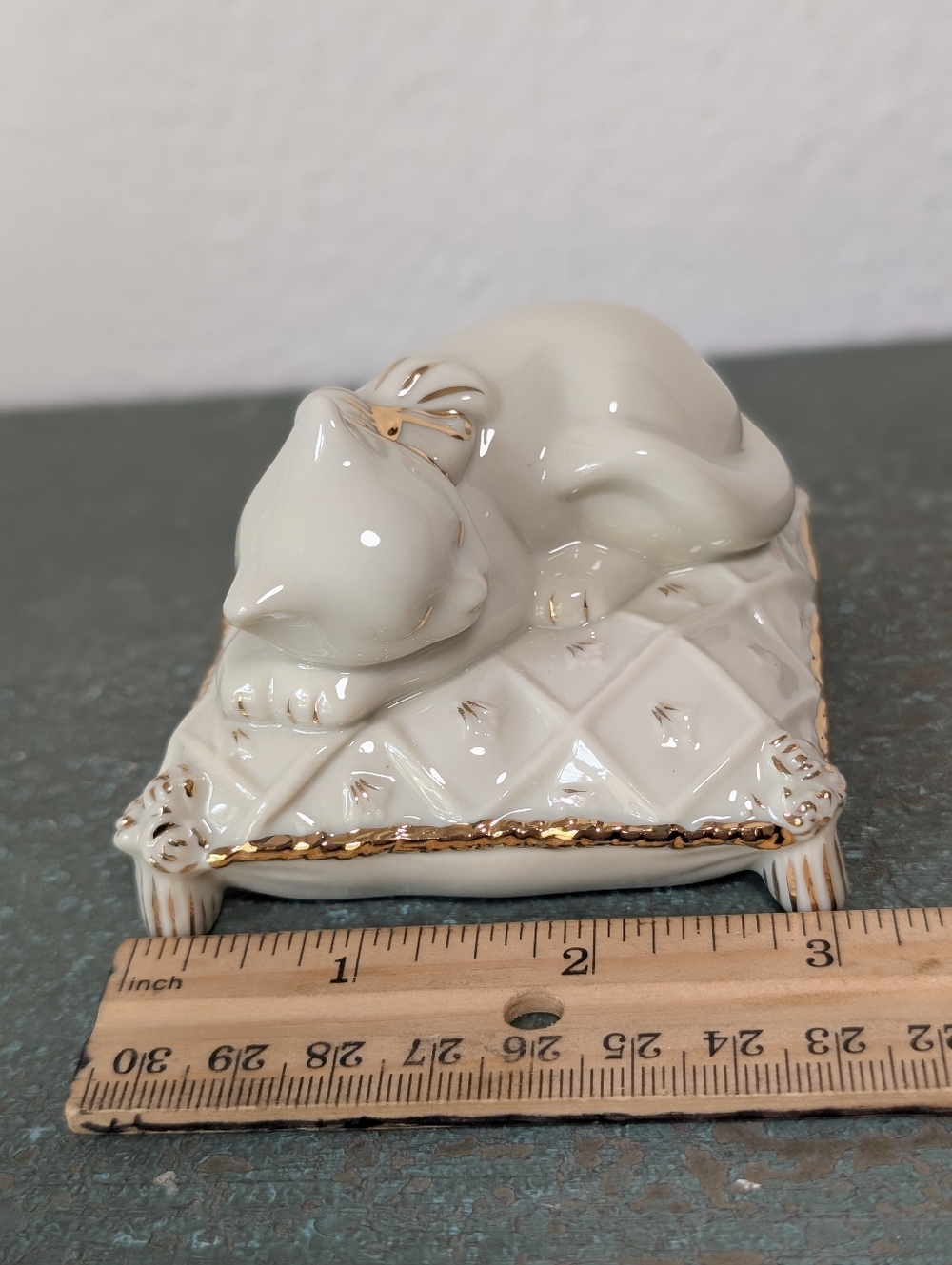 Lenox "Dreaming Away" Figurine Napping Sleeping Cat on Pillow  Gold Trim - Picture 11 of 14